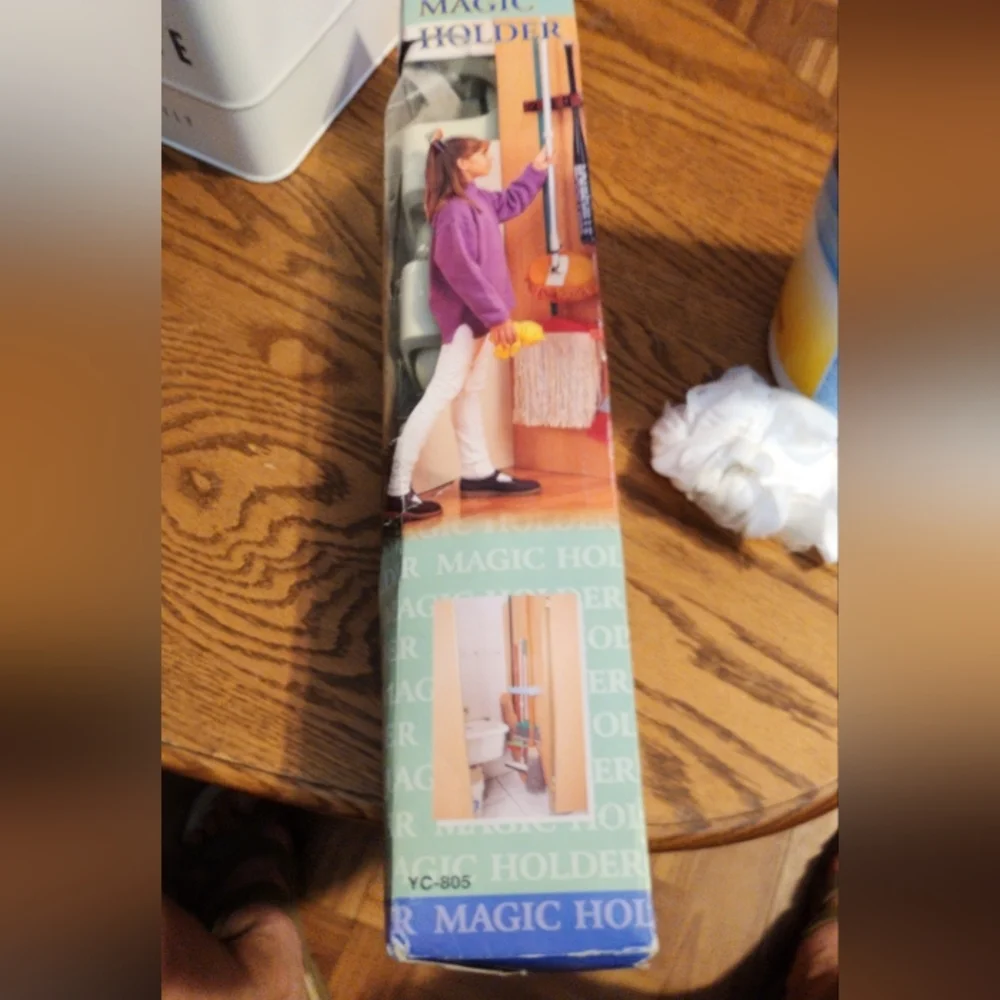 MAGIC HOLDER NWT 5 STICK BROOM MOP HOLDER